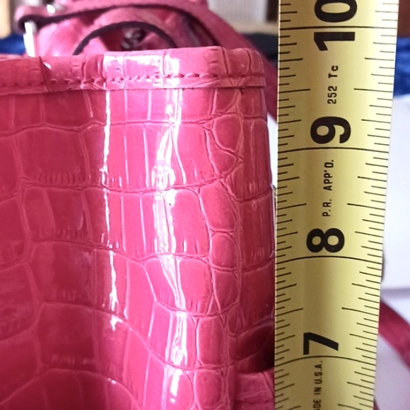 LIZ Claiborne Signature Shoulder Tote With Detachable Wrislet - Picture 12 of 14